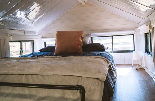 Robertson House | Foxglove Cottage Summ