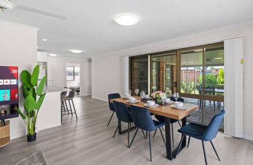Runcorn House | Full AC Home Renovated and Close to Sunnybank and shops