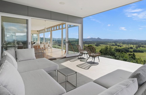 Coorabell House | Fuller Holidays - Coolamon Skies