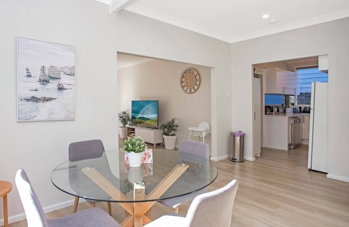 Umina Beach House | Fully renovated coastal retreat- beach escape