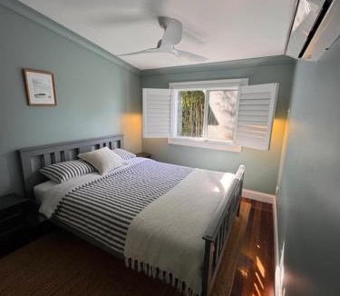 Coffs Harbour House | Gallipoli Getaway - Warm & Stylish, great location