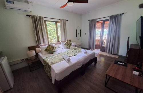 Mare Anglaise Bed & Breakfast | Georgina's Cottage