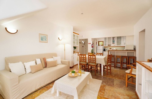 Olhos D'Agua Apartment | Giddah White Apartment, Pool, Wifi, Ac