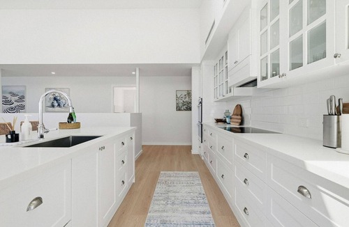 Forresters Beach House | Glass House Escape at Forresters