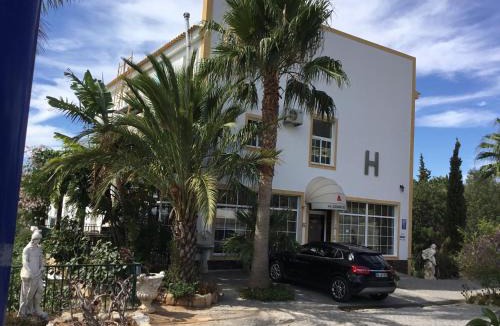Valados House | Golda Sol