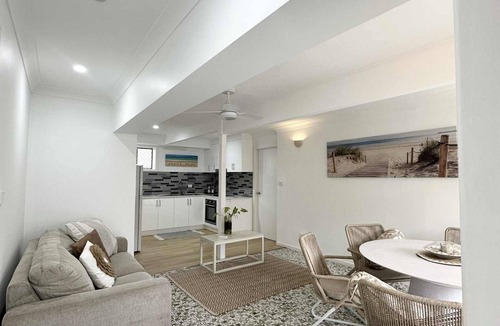 Golden Beach Apartment | Golden Beach Vibes! Short walk to the river and beach along the esplanade.
