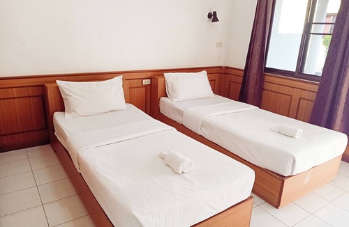 Ban Du Hotel | Goldenville