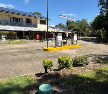 Hull Heads Hotel | Googarra Beach Caravan Park