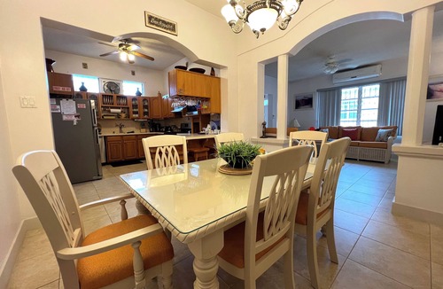 Lower Carlton House | Graceville Beach House - by Zenbreak