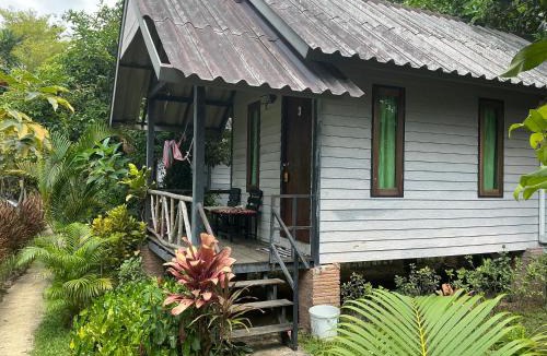 Khong Koi Beach Apartment | Green Garden Bungalow Resort