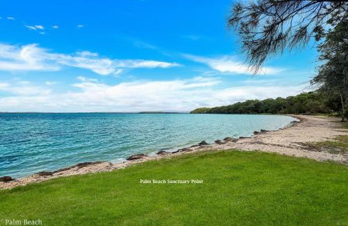 Sanctuary Point House | Greville Getaway by Book Jervis Bay - Waterfront Family Stay Sleeps 10