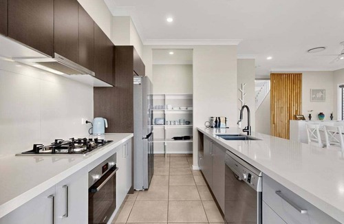 Griffin House | Griffin Family Stay – 4BR Modern Home