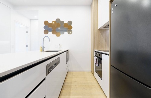 Griffith Apartment | Griffith Apartment | Prime Location+Courtyard+Gym