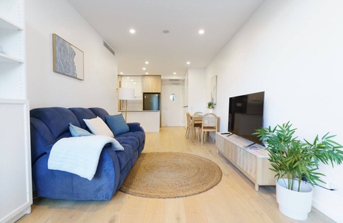 Griffith Apartment | Griffith Apartment | Prime Location+Courtyard+Gym
