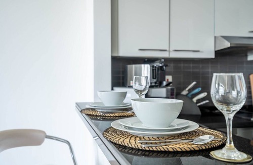 Jumeirah Beach Residence Apartment | GuestReady - Studio | Balcony-Marina View