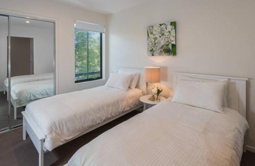 Bulimba Apartment | H6B - Round About Bulimba
