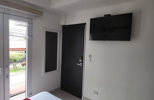 San Jose House | Habitación Independiente #2 , Entre Airport y SJ, Privada