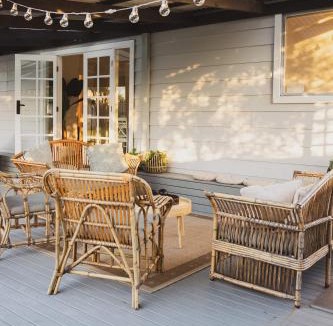 Cessnock House | Halcyon Days your perfect getaway Sunday late check out, pet friendly!