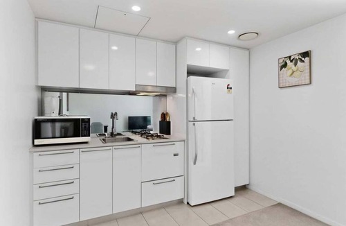 Hamilton Apartment | Hamilton Harbour - 1B Apt