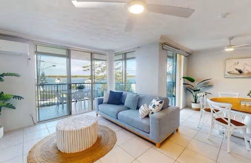 Biggera Waters Apartment | Hampton Beachside Apartment