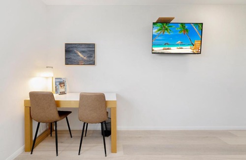 South Townsville Apartment | Harbourfront Studio Apartment at Allure Level 6