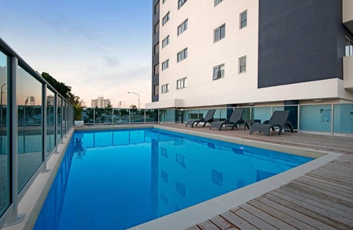 South Townsville Apartment | Harbourfront Studio Apartment at Allure Level 6