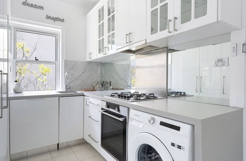 Kirribilli Apartment | 'Harbourview II' – Unmatched Views of the Iconic Opera House & Harbour Bridge!