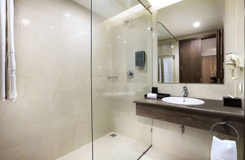Biringkanya Hotel | Harper Perintis - Makassar by ASTON