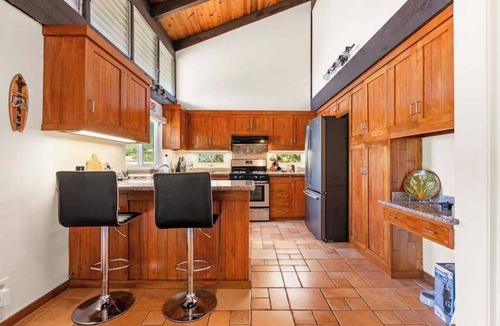Hawaii Kai House | Hawaii Kai Studio with Ocean Views, Large Lanai, Koi Pond & W/D