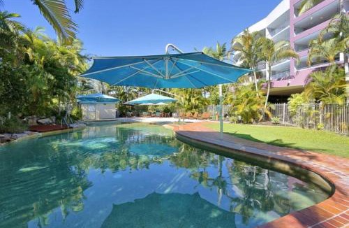 Torquay Apartment | Hervey Bay Resort Stay with Balcony & Parking