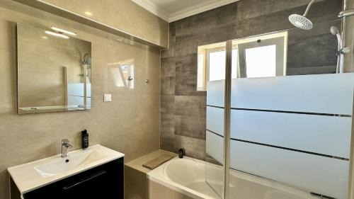 Albufeira Apartment | Hibisco 2 - Shared Pool - 8 Guests - Albufeira