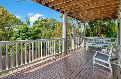 Valla Beach House | Hibiscus Hideaway