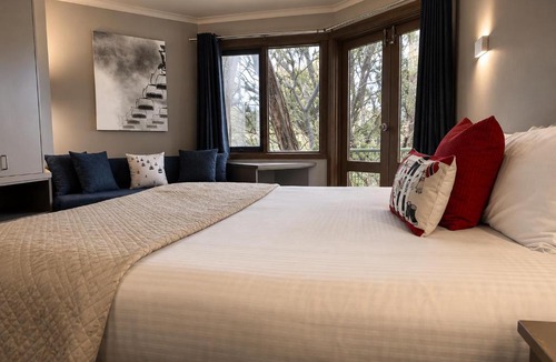 Dinner Plain Hotel | High Plains Lodge Rooms