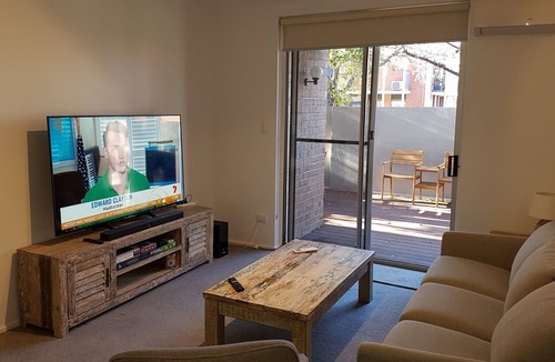 North Adelaide Apartment | Highly rated 2 bedroom self contained apartment in a fantastic location