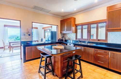 Choeng Thale Villa | Hilltop Villa 9 Mins to Beach Panoramic View Game room & Pool bar