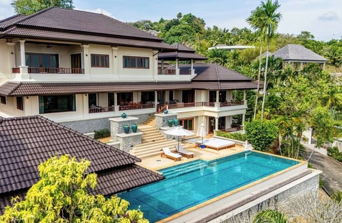 Choeng Thale Villa | Hilltop Villa 9 Mins to Beach Panoramic View Game room & Pool bar