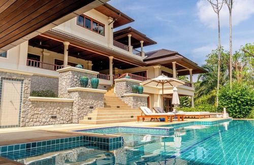 Choeng Thale Villa | Hilltop Villa 9 Mins to Beach Panoramic View Game room & Pool bar