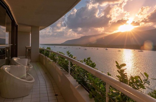 Cairns Central Business District Hotel | Hilton Cairns