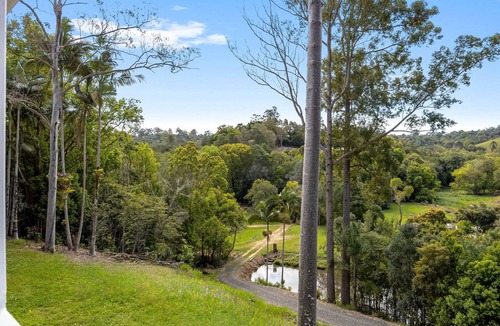 Eumundi House | Hinterland 3-Bed Retreat with Outdoor Dining & BBQ