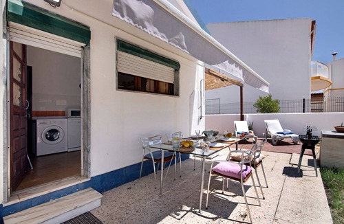 Manta Rota House | Holiday Home 'Casa Maria Beatriz' with Private Terrace, Private Garden and Wi-Fi