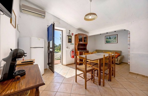 Fonte do Bispo House | Holiday Home 'Buganvília' with Shared Pool and Wi-Fi