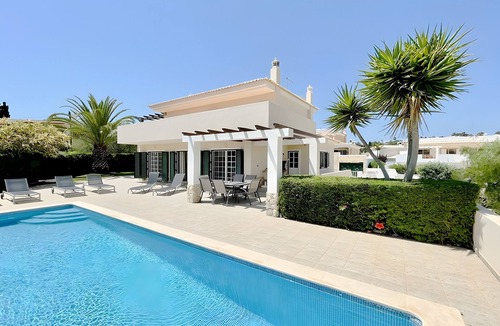 Albardeira House | Holiday Home 'Lagos Modern' with Private Pool, Wi-Fi and Air Conditioning