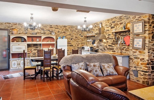 Arouca House | Holiday Home 'T3 Da Chica' with Shared Pool in Arouca