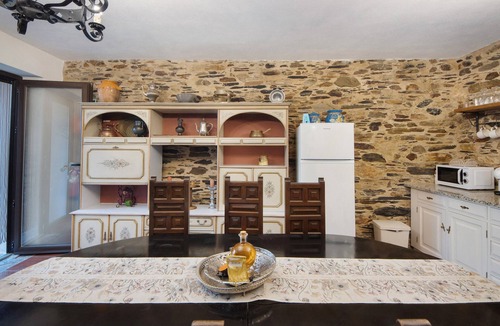 Arouca House | Holiday Home 'T3 Da Chica' with Shared Pool in Arouca