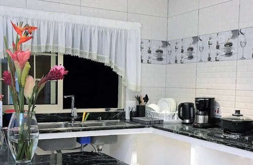 Mare Anglaise Apartment | Horizon, air-conditioned holiday flat with balcony