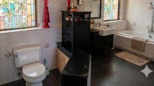 Nang Lae House | House 389-A Quiet Home Above the Valley in the City
