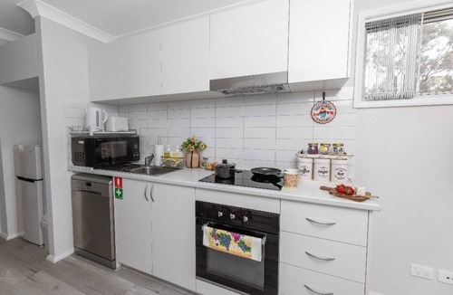 Cessnock House | House By Lavender Lane-nForest views, FREE Parking