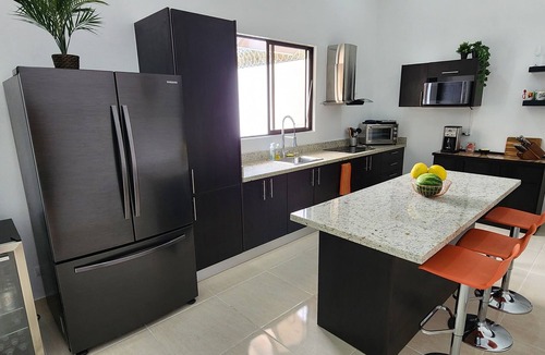Carpintero House | House of Dreams/Casa de los Suenos, 5 minutes from Playa del Coco.