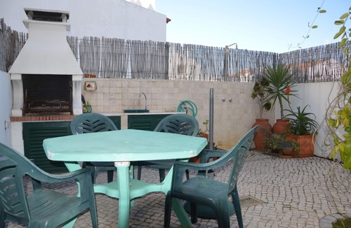 Manta Rota House | House with patio near the beach