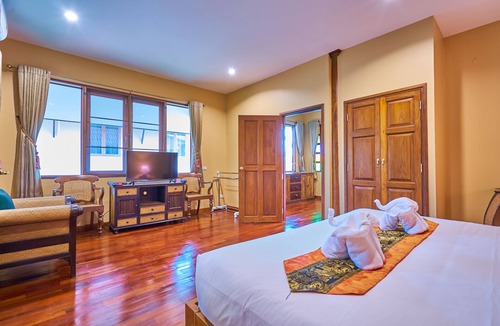 Mae Hia Hotel | HueanKhamHom Resort